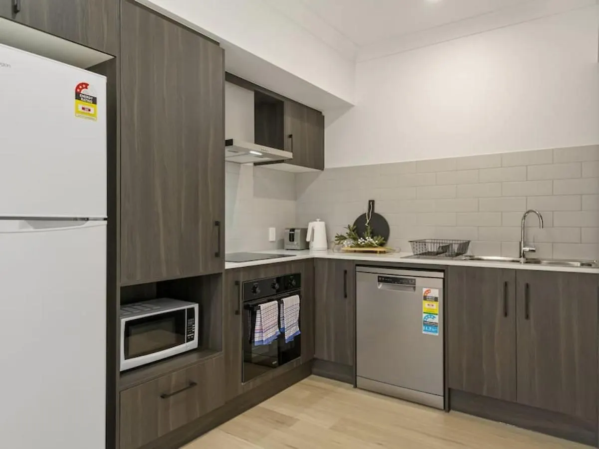 Casa vacanze Tranquil 2Br Retreat With Local Charm And Comfort Browns Plains Australia